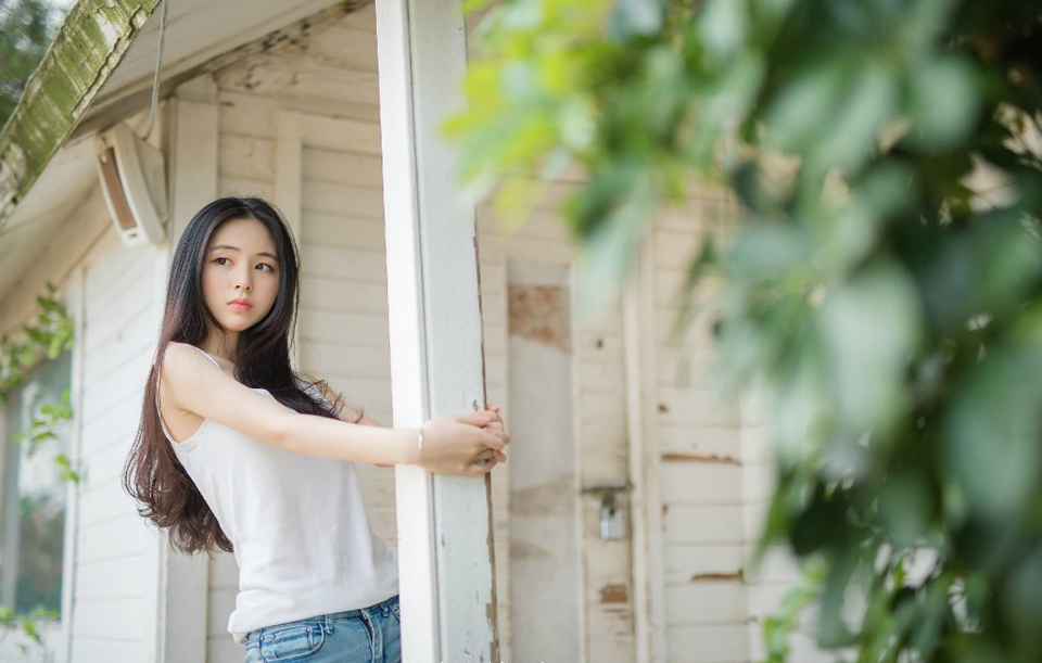 时间是宝贵的，抓住了时间就抓住了成功。只有孜孜不倦地求索，才有源源不断的收获。